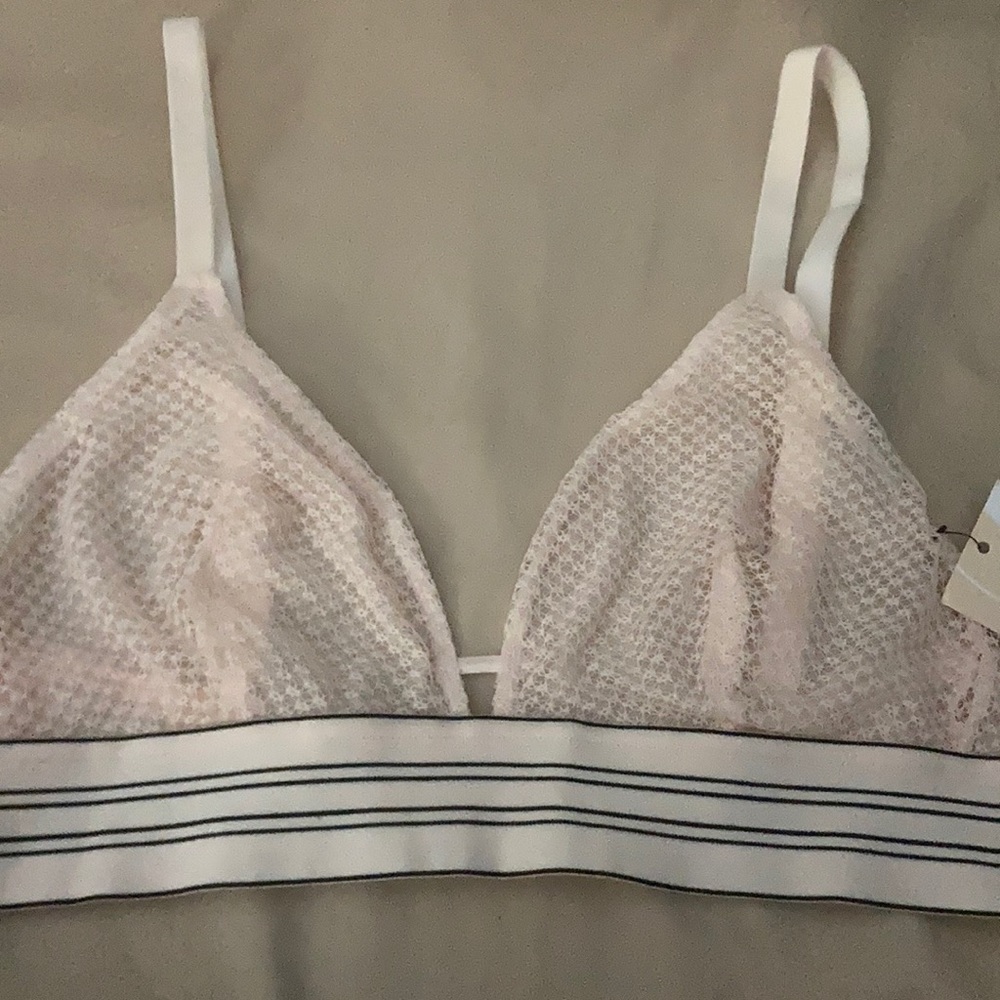 COPY - Lively Geo Lace Bralette